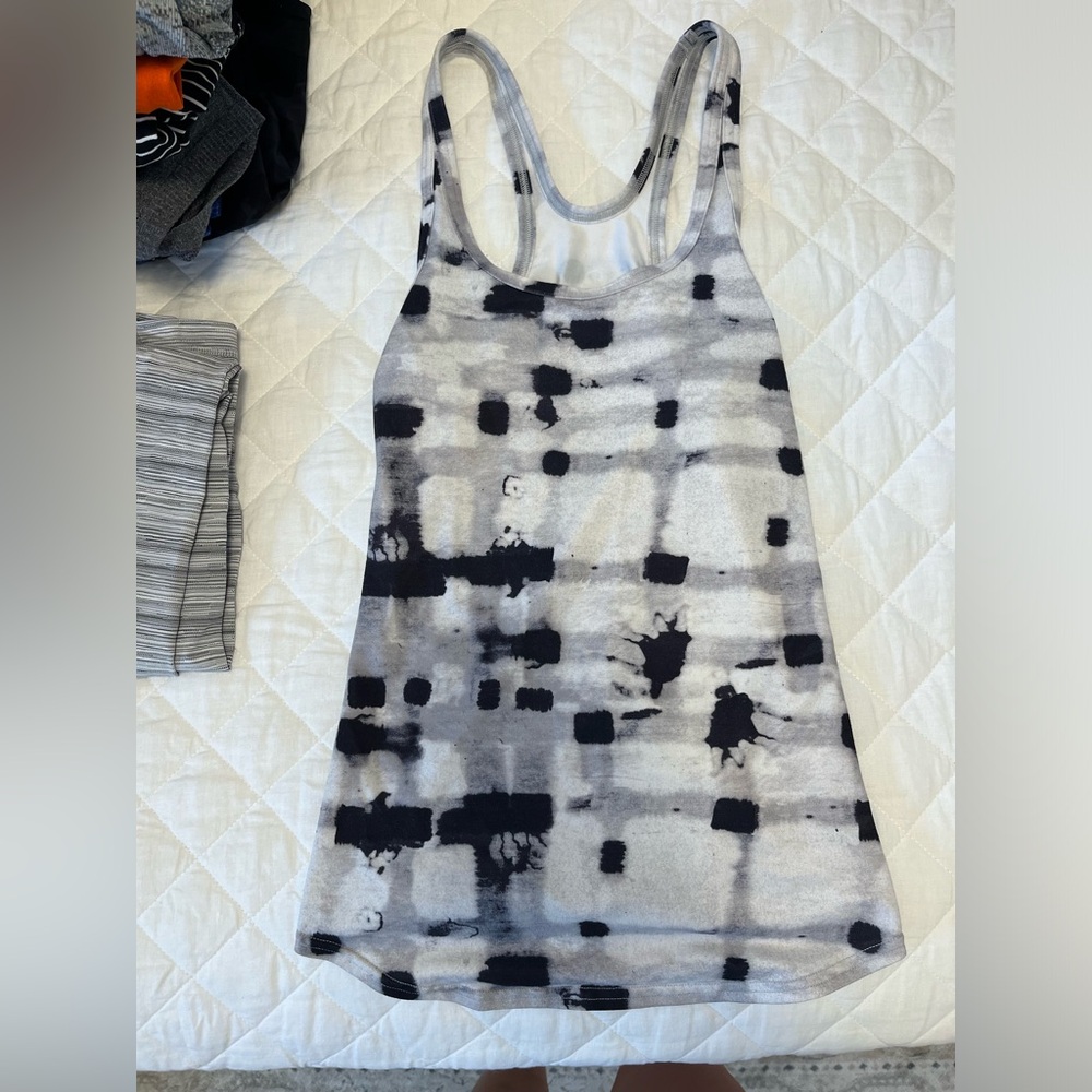 Lululemon tank